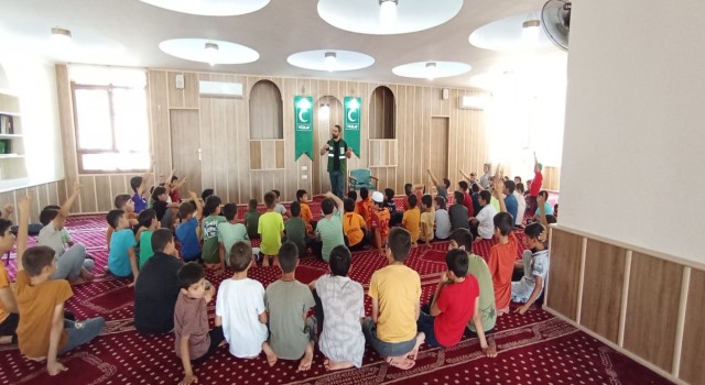 Yaz Kur’an kurslarındaki çocukları bilinçlendirme ve bilgilendirme çalışmaları sürüyor