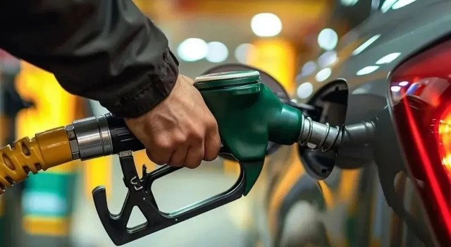 Benzin Fiyatlarına Hafta Sonu İndirimi Geliyor