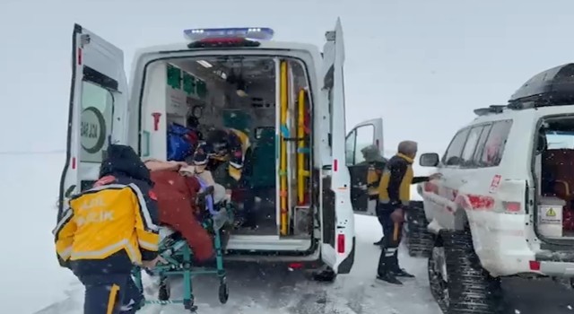 112 Kışa Meydan Okuyor: Paletli Ambulanslar Zorlu Şartlarda Hayat Kurtardı
