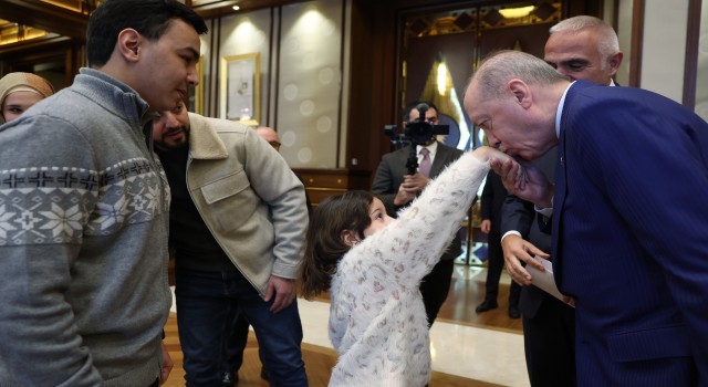 Cumhurbaşkanı Erdoğan, Gazze’de Hayatını Kaybeden Hind Rajab’ın Ailesini Kabul Etti