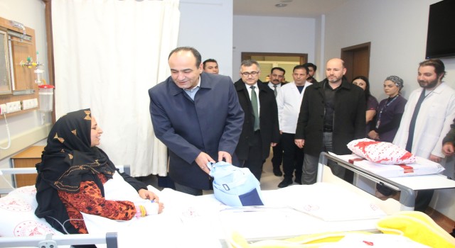 Şanlıurfa’da Yeni Yılın İlk Bebeği Dünyaya Gözlerini Açtı