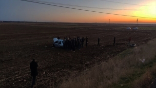 Şanlıurfa’da şarampole devrilen otomobildeki 5 kişi yaralandı