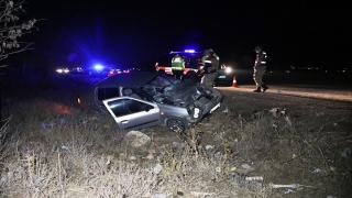 Şanlıurfa’da otomobil, kamyonetle çarpıştı 12 kişi yaralandı