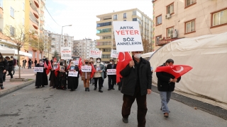 Hakkari’den 14 yıl önce dağa götürülen kardeşine kavuşmak için oturma eylemine katıldı