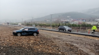 Gaziantep’te iki otomobilin çarpışması sonucu 6 kişi yaralandı