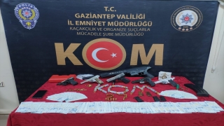 Gaziantep’te piyasaya sahte para sürdükleri iddiasıyla 2 şüpheli yakalandı
