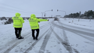 KilisGaziantep ve KilisHatay kara yolu kar nedeniyle ulaşıma kapatıldı