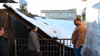 Gaziantep’te kar yağışı nedeniyle 9 ahırın çatısı çöktü