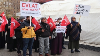 Diyarbakır annelerinin oturma eylemine bir aile daha katıldı