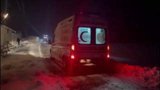 Diyarbakır’da kapalı yolları açan belediye iki hastayı hastaneye yetiştirdi