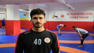 Kaybettikleri antrenörleri anısına olimpiyat şampiyonu olmak için ter döküyorlar
