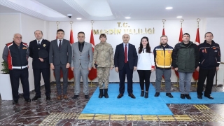 Mardin Valisi Demirtaş’ı, sağlık çalışanları ziyaret etti 