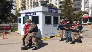 Kilis’te silahlı yaralama ve gasp olayına karışan 2 zanlı tutuklandı