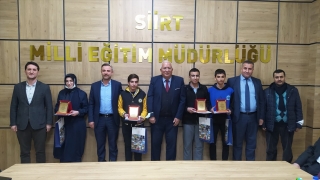 Siirt’te sınavda başarı gösteren öğrenciler ödüllendirildi