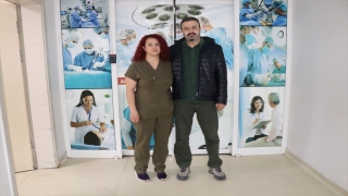 ”Yılın hekimi” ödülünü Kovid19’dan kaybettiği oğluna armağan etti