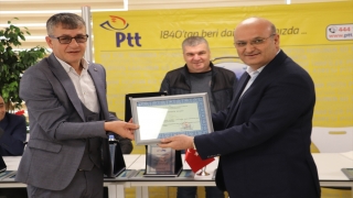 Siirt PTT Başmüdürlüğünden emekli personele plaket