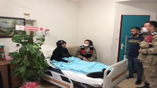Kilis’te jandarma ”Yaşlılara Saygı Haftası”nda 108 yaşındaki kadını unutmadı