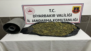 Diyarbakır’da yolcu otobüsünde 5 kilogram esrar ele geçirildi 