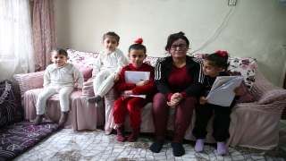 Kanserle savaşında büyük oranda görme kaybı yaşayan kadına en büyük moral 4 kızı