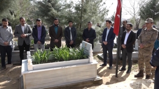 Diyarbakır’da şehit güvenlik korucusu mezarı başında anıldı