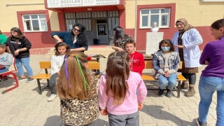 Şırnak’ta köy okullarında öğrencilerin saç kesimi yapıldı 