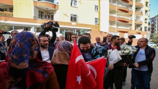 Ağrı Belediye Başkanı Savcı Sayan Diyarbakır annelerini ziyaret etti: