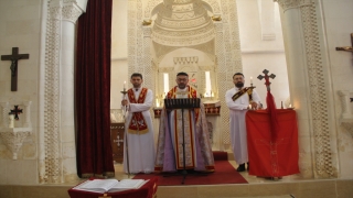 Midyat’ta Süryaniler Paskalya Bayramı’nı ayin ile kutladı