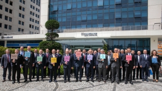 Halkbank’tan ”Gülümseyen Kitap” Projesi