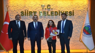 Milli güreşçi Evin Demirhan Yavuz, Siirt Valisi Hacıbektaşoğlu’nu ziyaret etti