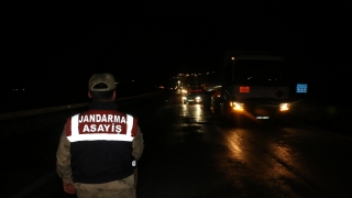 Şanlıurfa’da akaryakıt yüklü tankerin sürüye çarpması sonucu 22 koyun telef oldu
