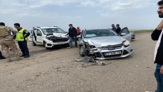 Şırnak’ta 2 otomobilin çarpışması sonucu 10 kişi yaralandı