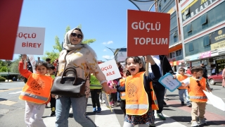 Diyarbakır ve Bingöl’de Uluslararası Aile Haftası yürüyüşü düzenlendi