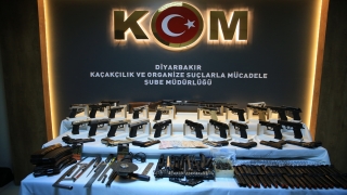 Diyarbakır’da kaçak silah atölyesinde silah imal ettikleri gerekçesiyle 2 şüpheli yakalandı