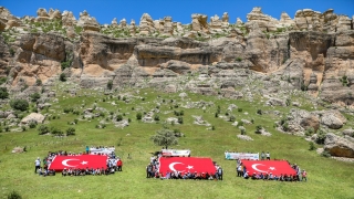 Diyarbakır’da Türk bayraklarıyla ”Gençlik Yürüyüşü” yapıldı