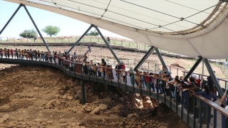 Şanlıurfalı öğrenciler Göbeklitepe’yi gezdi