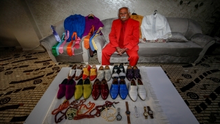 Şırnaklı 75 yaşındaki ”Aziz amca” 10 yıldır rengarenk giyiniyor