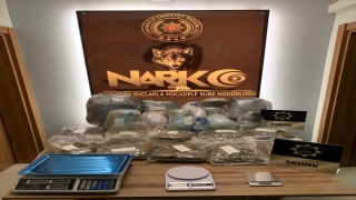 Mardin’den Çanakkale’ye gönderilen kargodan 25 kilogram uyuşturucu çıktı