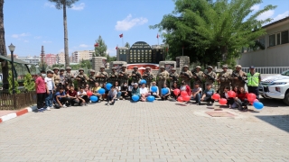 Siirt’te jandarma, çocuklara özel gösteri sundu