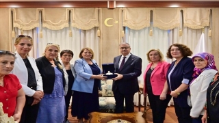 Kadın muhtarlar Diyarbakır Valisi Su’yu ziyaret etti 