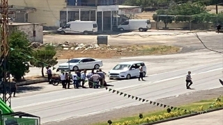 Gaziantep’te otomobilin çarptığı motosiklet sürücüsü yaralandı