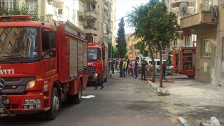 Şanlıurfa’da ev yangınında 1 itfaiyeci yaralandı