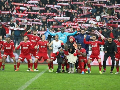 Sivasspor Süper Lig'de ilk devreyi 3. kez lider tamamladı