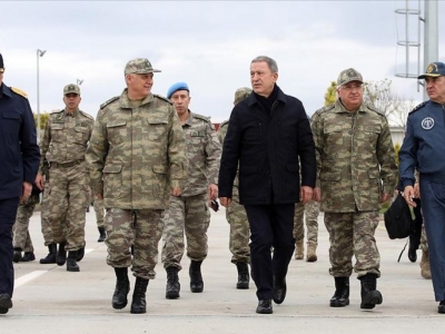 Akar ve TSK komuta kademesinden 'üç kuvvetli' kutlama