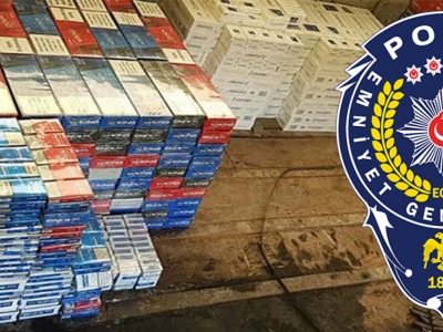 Kamyonet kasasına gizlenmiş binlerce paket kaçak sigara bulundu