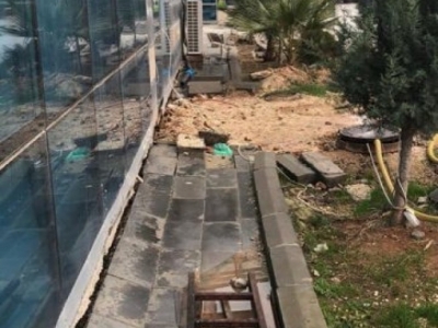 Tarım arazisine yapılan hastane su altında kalıyor!