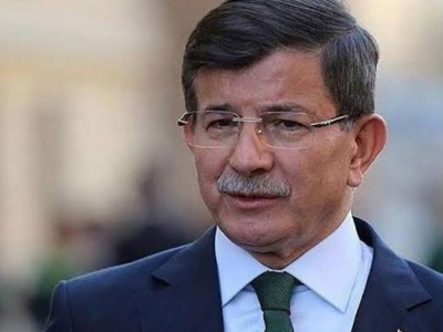 Davutoğlu bir şeyler gizliyor!