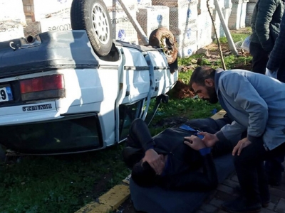 Kontrolden çıkan otomobilin sürücüsü yaralandı