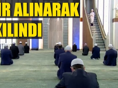 Az sayıda katılımla cuma namazı kılındı