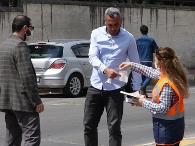 Şanlıurfa Valiliği maske dağıtıyor