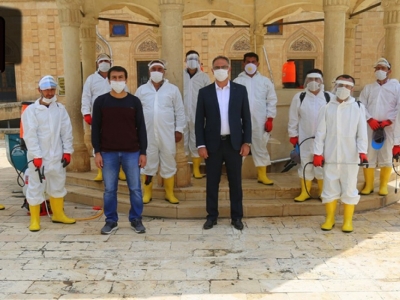 Kuş, temizlik personeli ziyaret etti